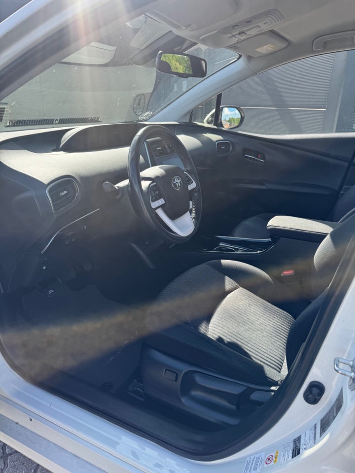 Toyota Prius 1,8 Plug-in Hybrid H3 MDS 5d
