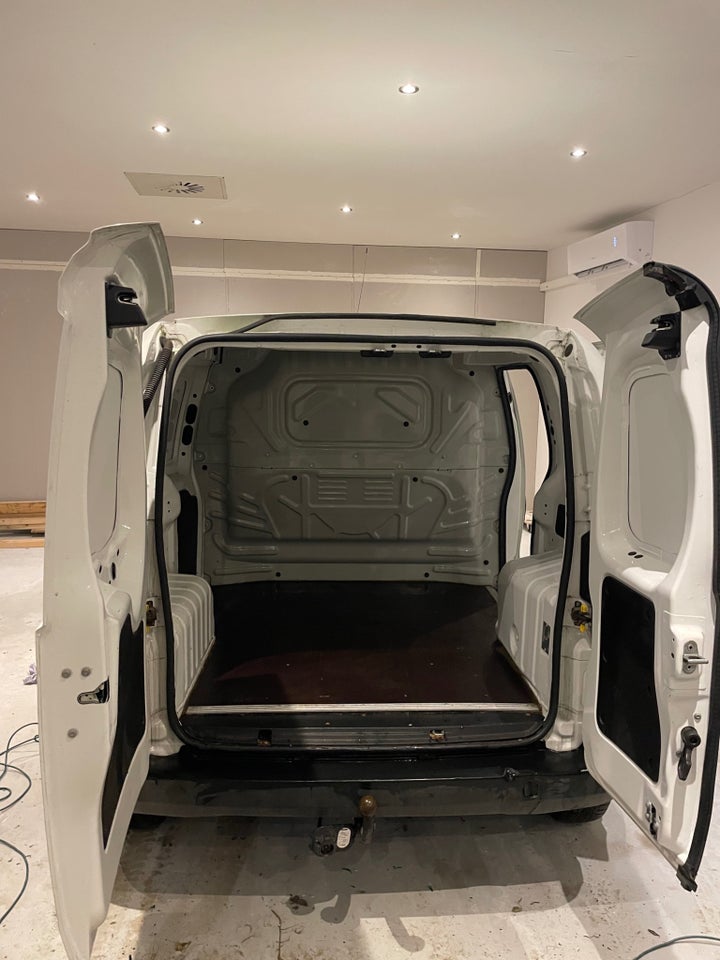 Fiat Fiorino 1,3 JTD Basic Van 5d