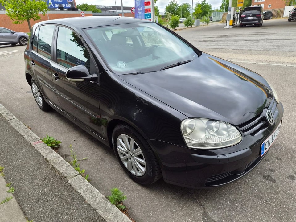 VW Golf V 1,6 FSi Trendline 5d