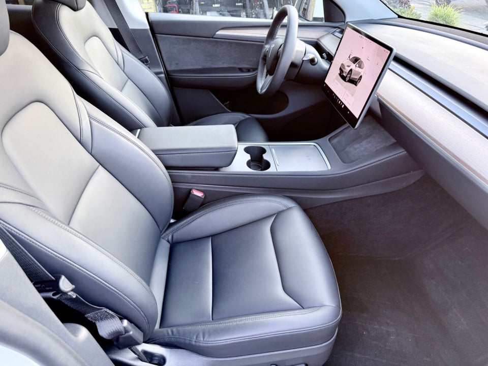 Tesla Model Y Long Range AWD 5d