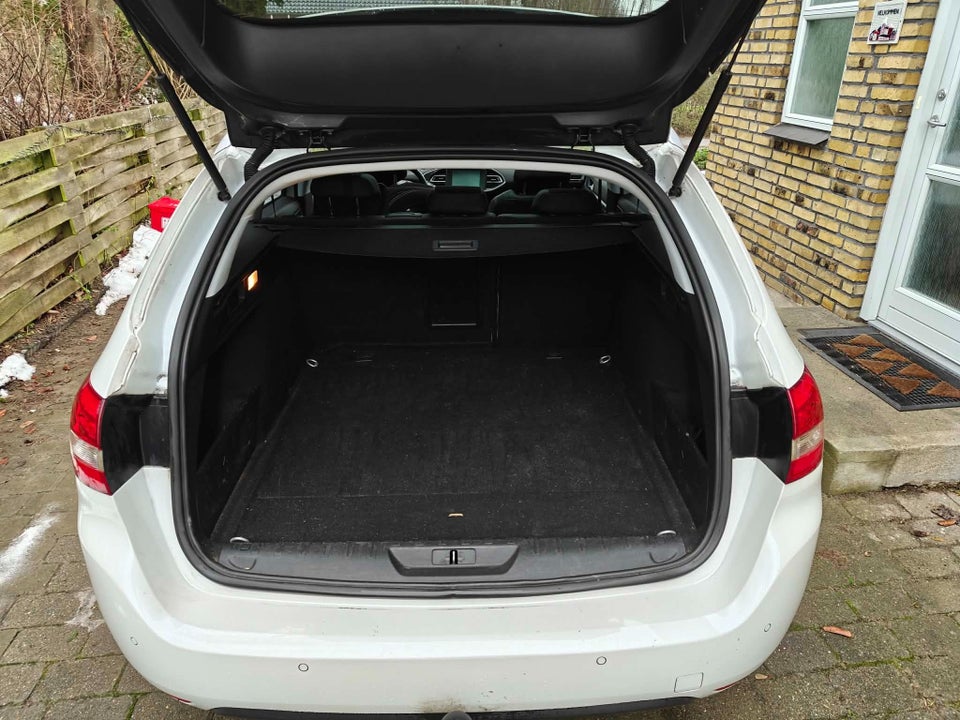 Peugeot 308 1,6 BlueHDi 120 Allure Sky SW EAT6 5d