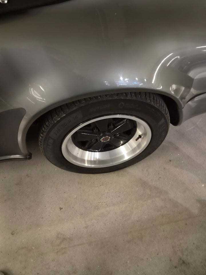 Porsche 911 3,2 Carrera Cabriolet 2d