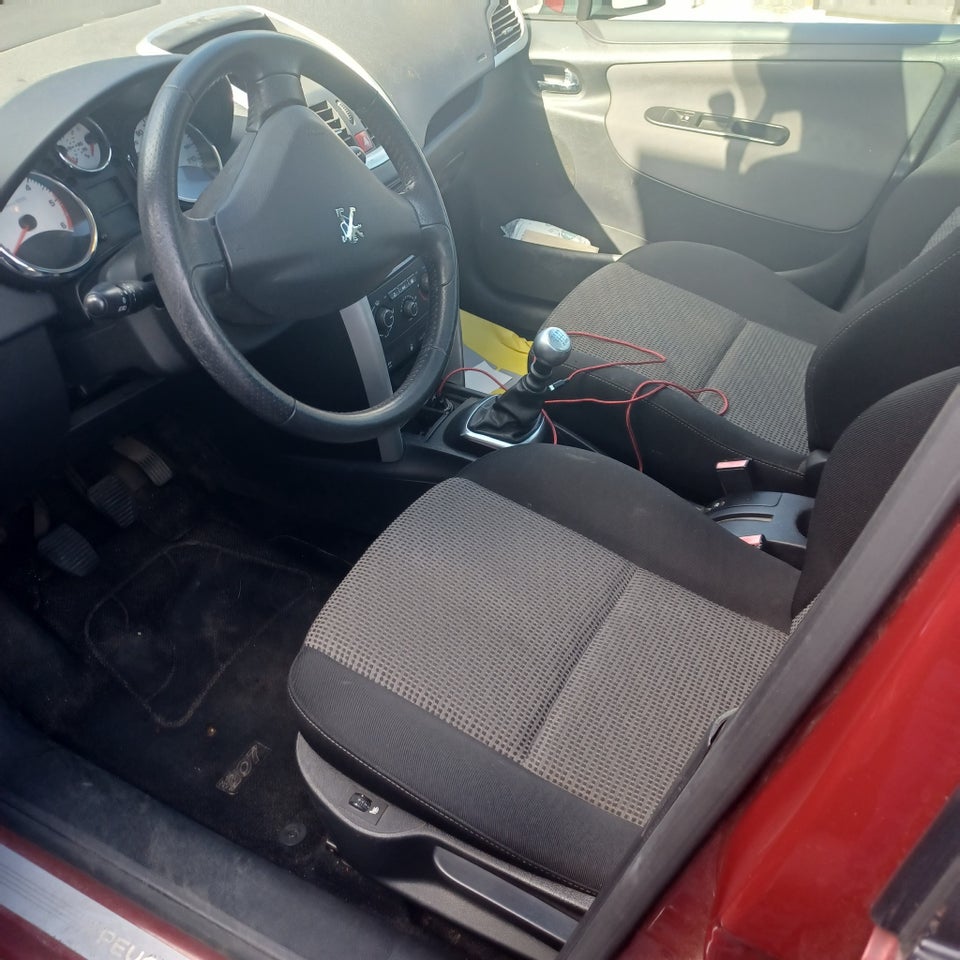 Peugeot 207 1,6 HDi 110 Premium 5d