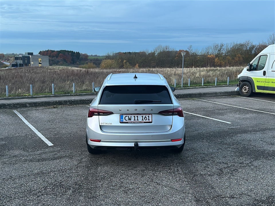 Skoda Octavia 2,0 TDi 150 First Edition Combi DSG 5d