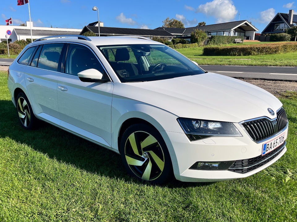 Skoda Superb 2,0 TDi 150 Style Combi DSG 5d