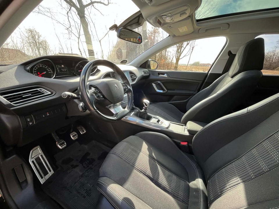 Peugeot 308 1,6 BlueHDi 120 Allure Sky SW 5d