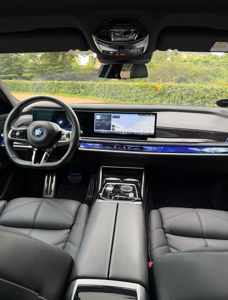 BMW i7 xDrive60 M-Sport 4d