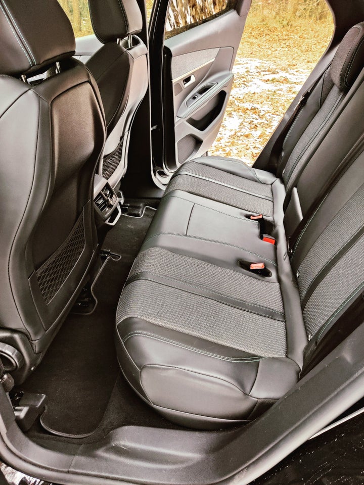 Peugeot 3008 1,6 Hybrid Selection Sport EAT8 5d