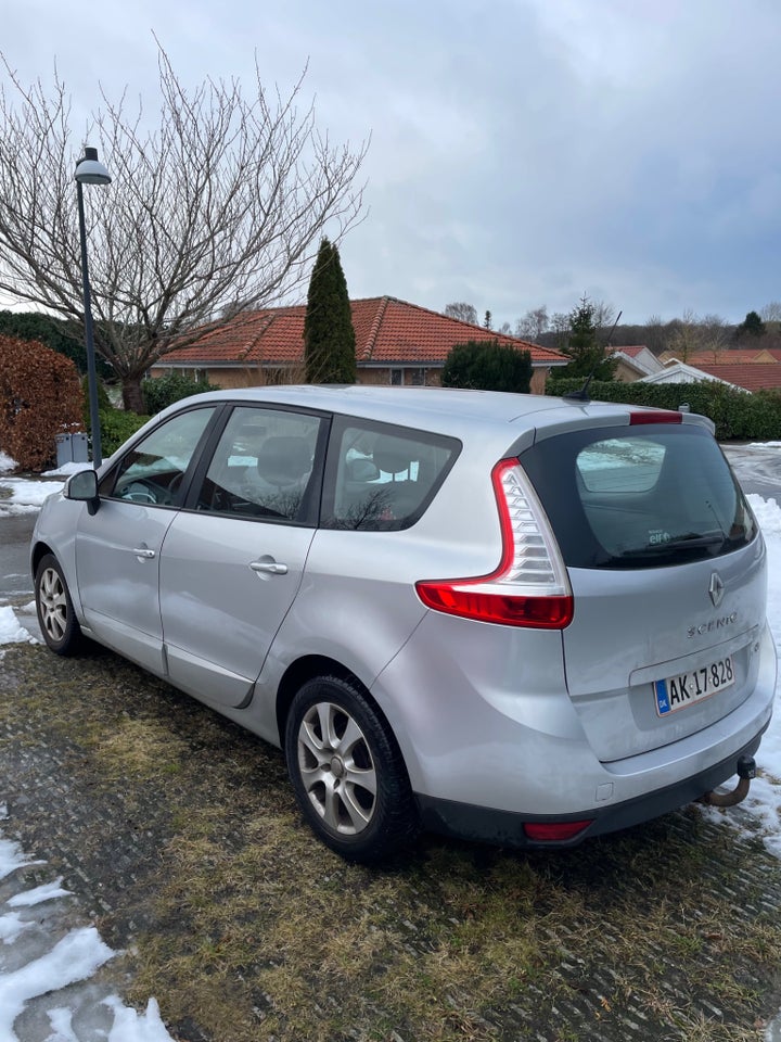 Renault Grand Scenic III 1,6 dCi 130 Expression 7prs 5d