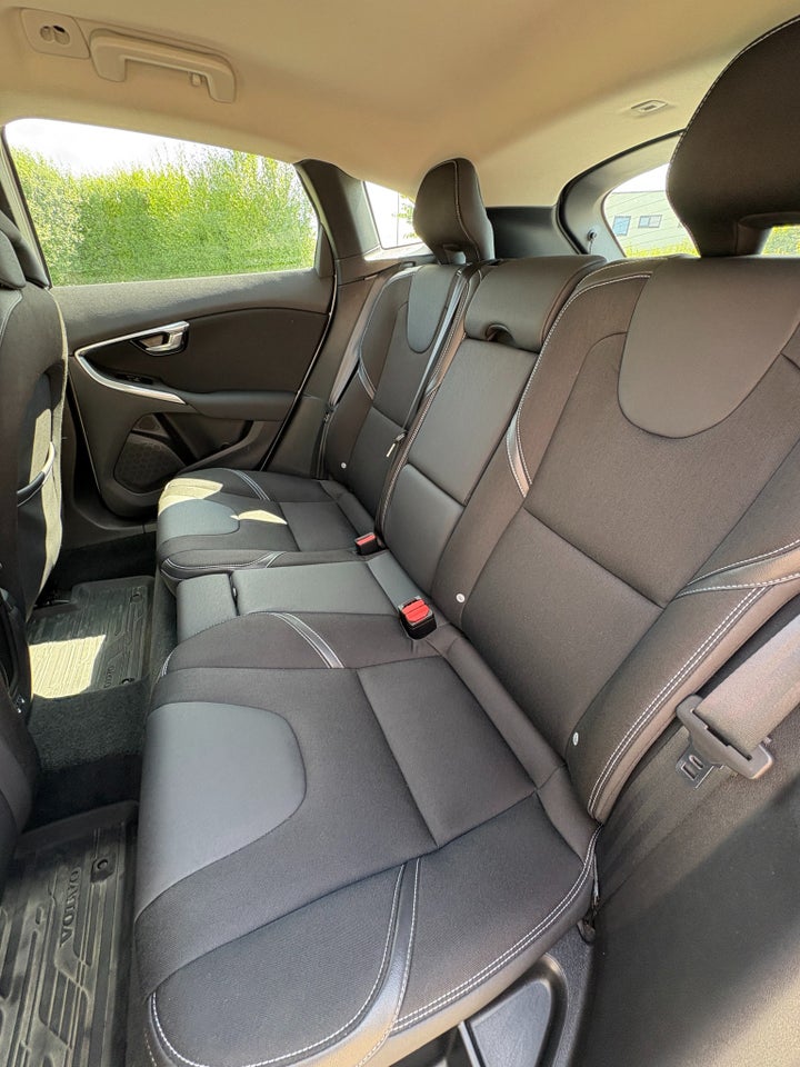 Volvo V40 2,0 D2 120 Business Advanced 5d