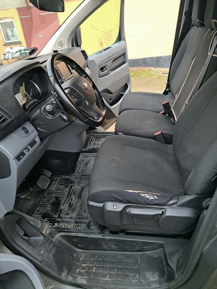 Toyota ProAce 2,0 D 180 Medium Comfort One aut. 5d