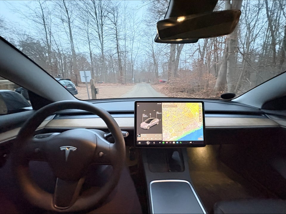 Tesla Model 3 Long Range AWD 4d