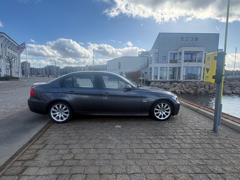 BMW 320i 2,0 aut. 4d