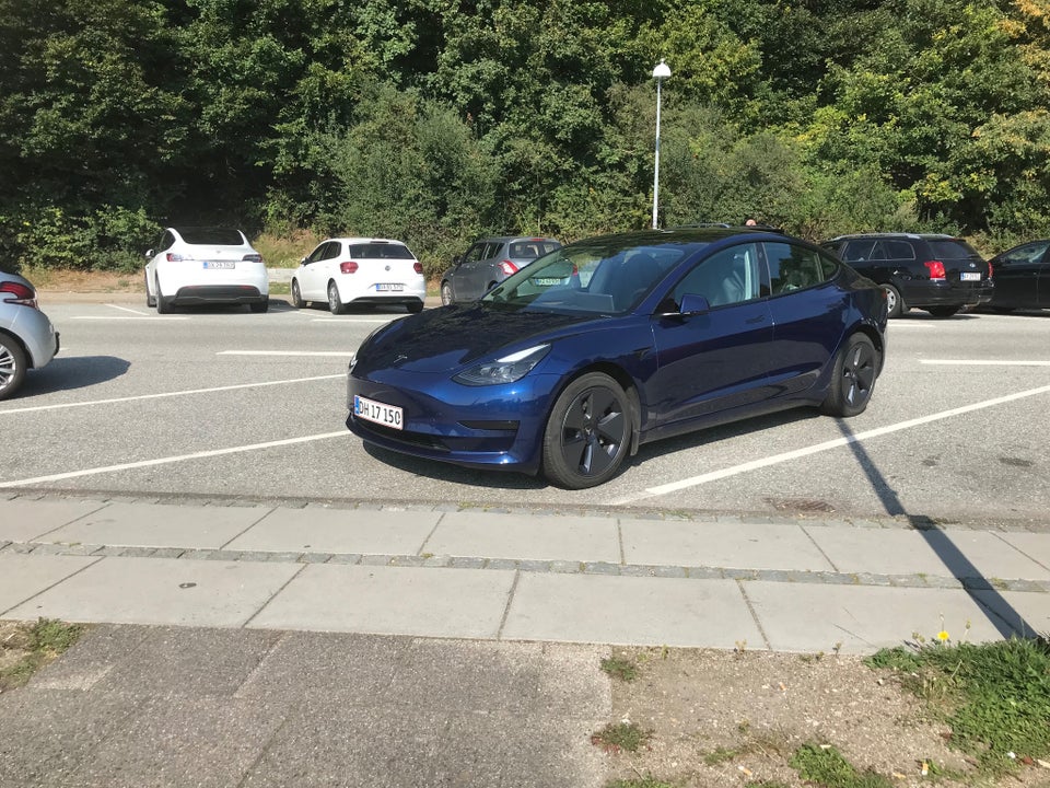 Tesla Model 3 Standard Range+ RWD 4d