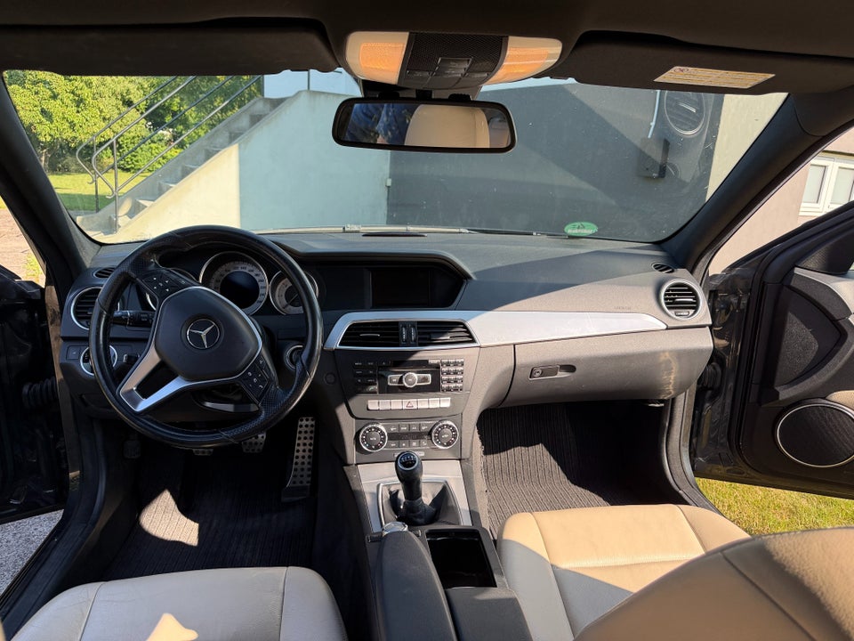 Mercedes C220 2,2 CDi Avantgarde stc. 5d