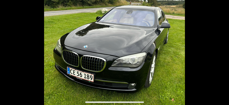 BMW 750i 4,4 xDrive Steptr. 4d