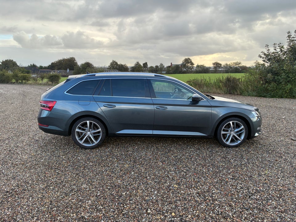 Skoda Superb 2,0 TDi 150 Business Executive Combi DSG 5d
