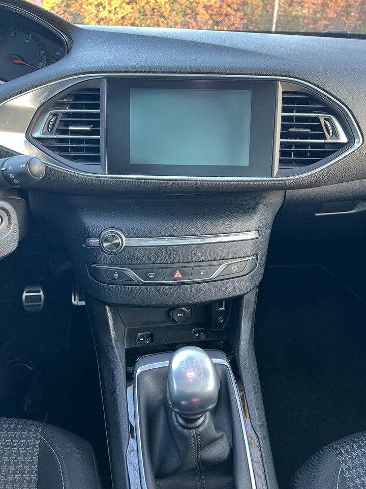 Peugeot 308 1,6 BlueHDi 120 Allure Sky SW Van 5d