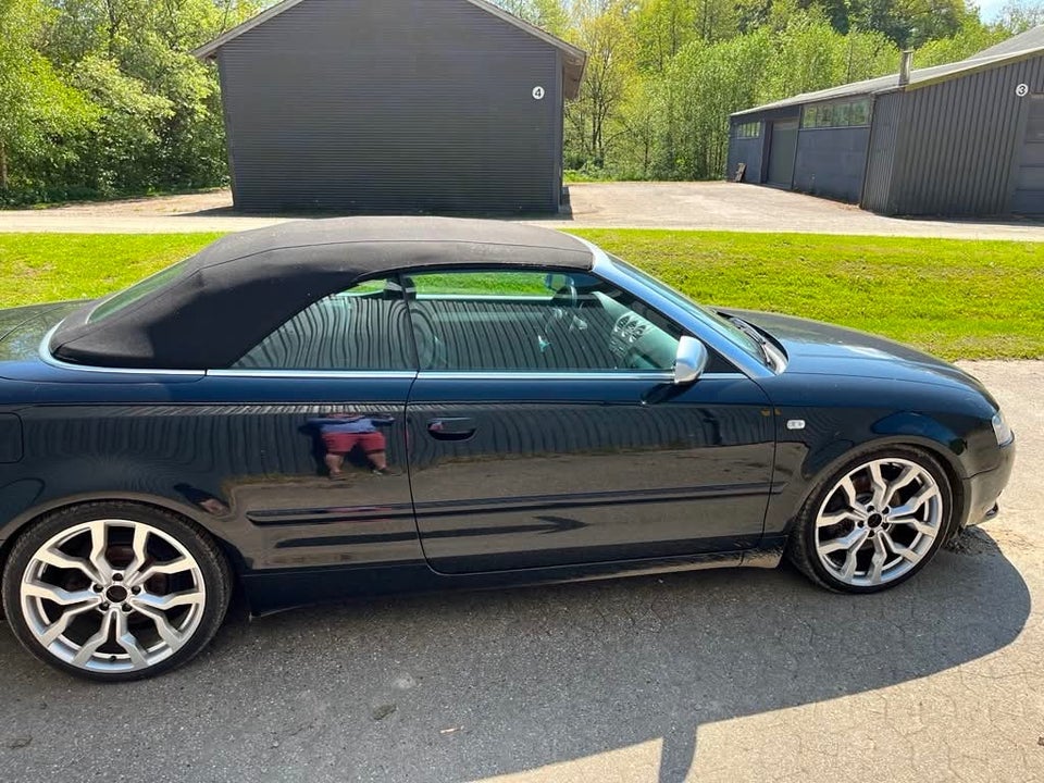 Audi A4 2,4 V6 Cabriolet 2d