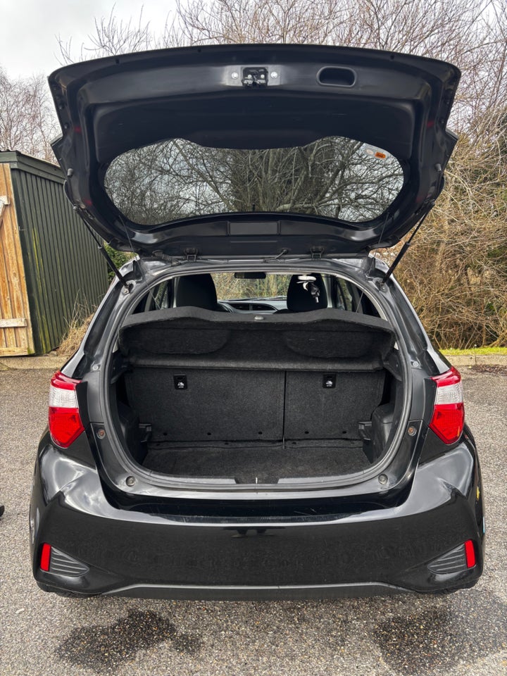 Toyota Yaris 1,5 Hybrid H1 e-CVT 5d