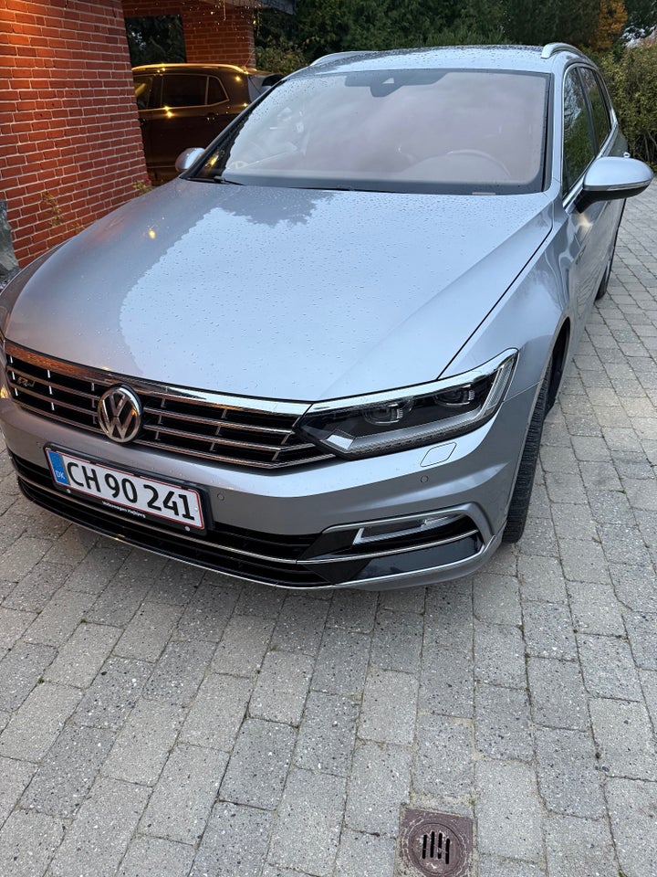 VW Passat 2,0 TSi 272 R-line Variant DSG 4Motion 5d