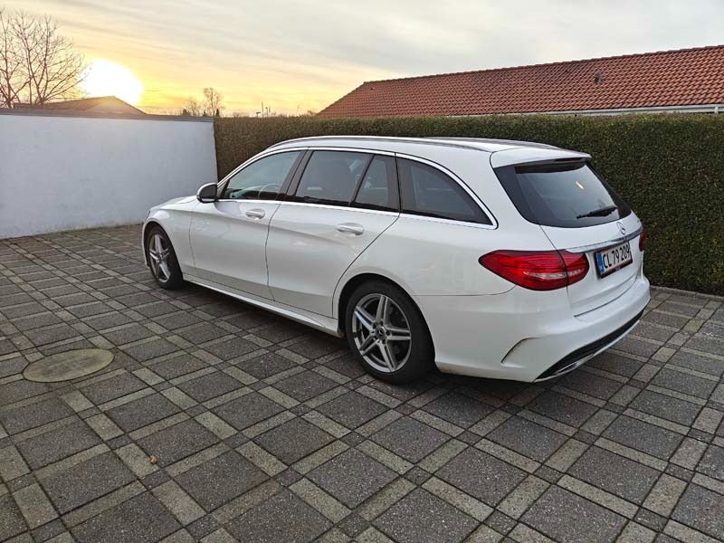 Mercedes C220 d 2,2 AMG Line stc. aut. 5d
