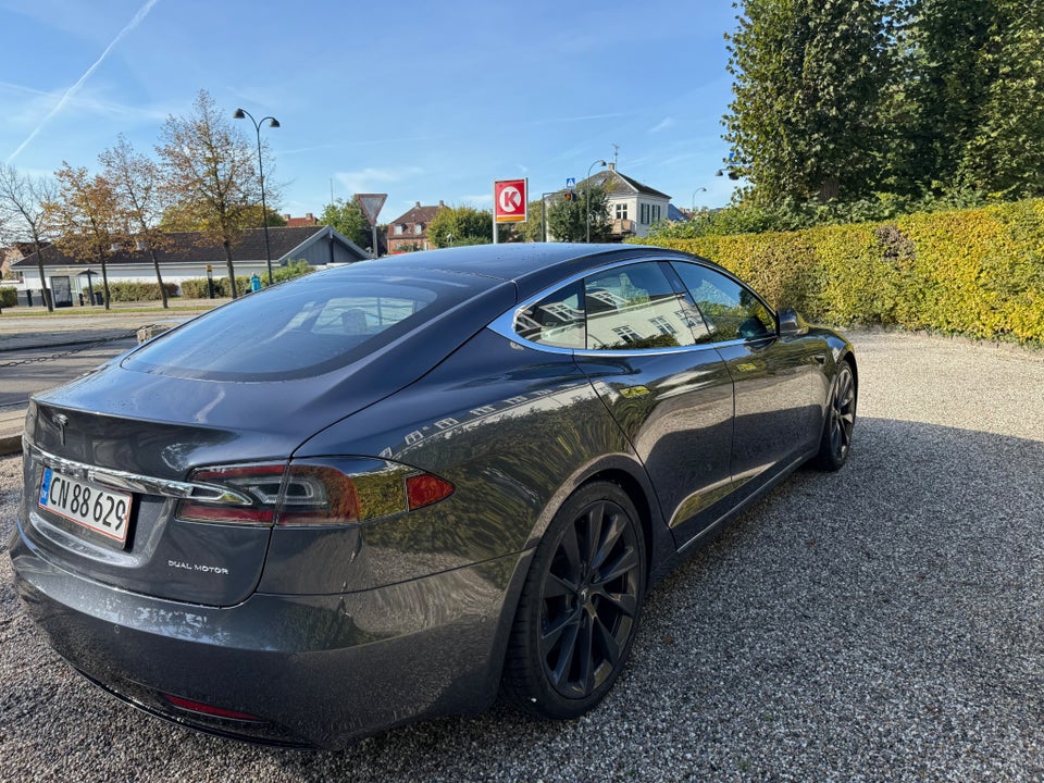 Tesla Model S Standard Range AWD 5d