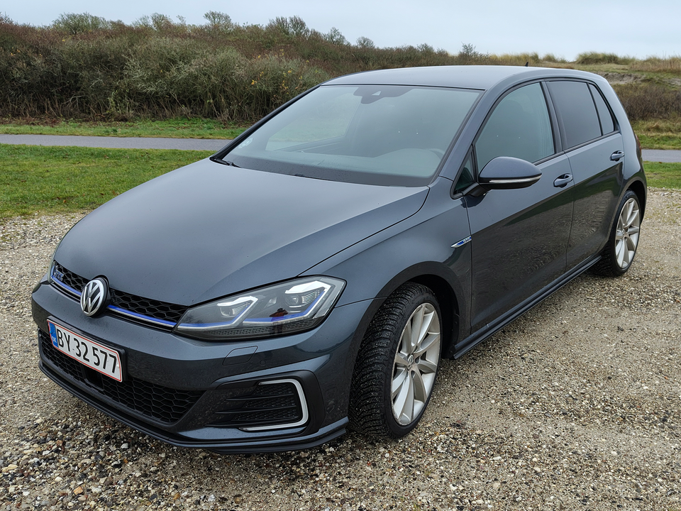 VW Golf VII 1,4 GTE DSG 5d