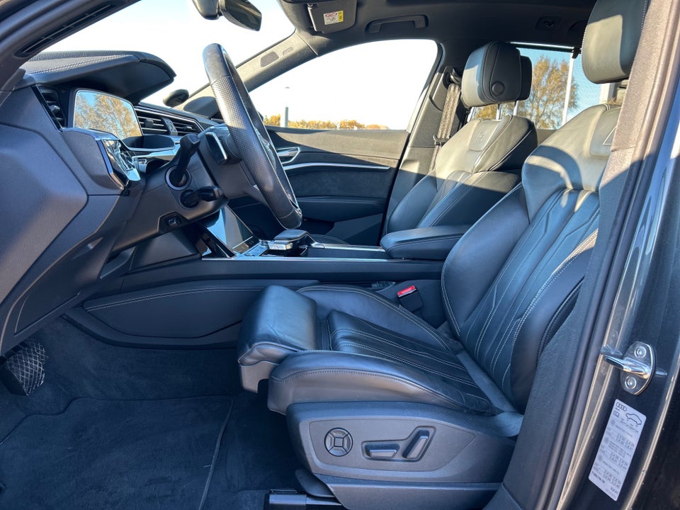 Audi e-tron S quattro 5d