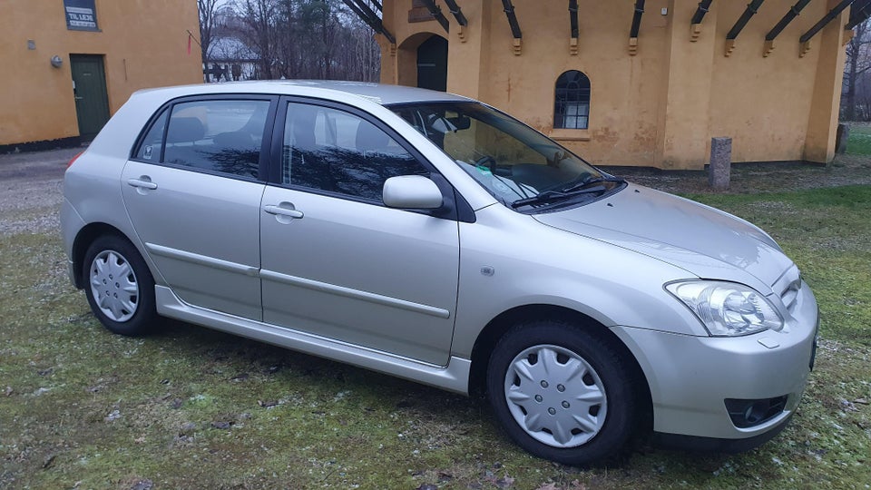 Toyota Corolla 1,6 Terra Jubi 5d