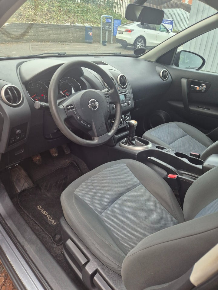 Nissan Qashqai 1,6 Acenta 5d