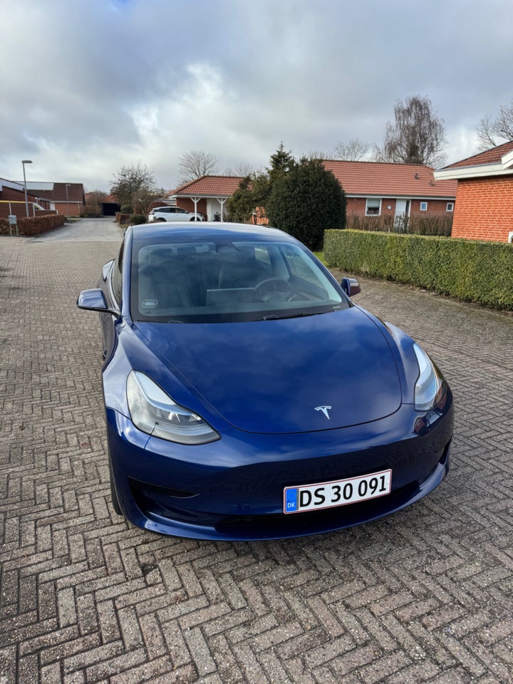 Tesla Model 3 RWD 4d