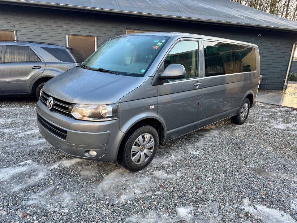 VW Caravelle 2,0 TDi 140 Comfortline DSG lang 4d