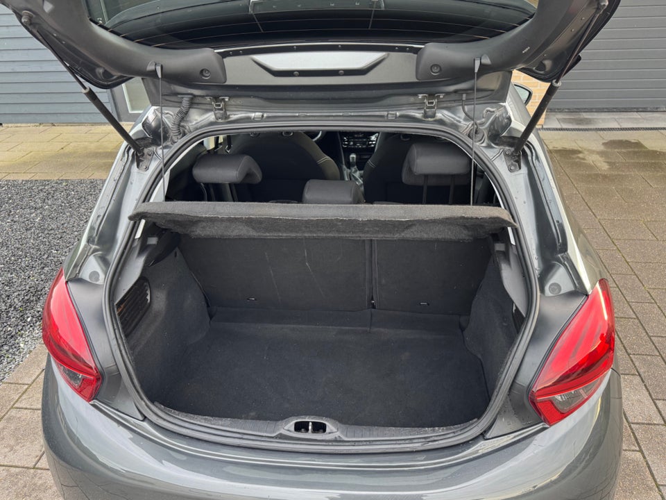 Peugeot 208 1,2 VTi 82 Allure 5d