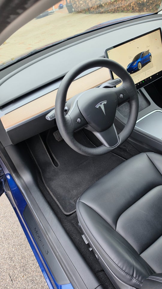 Tesla Model 3 Long Range AWD 4d