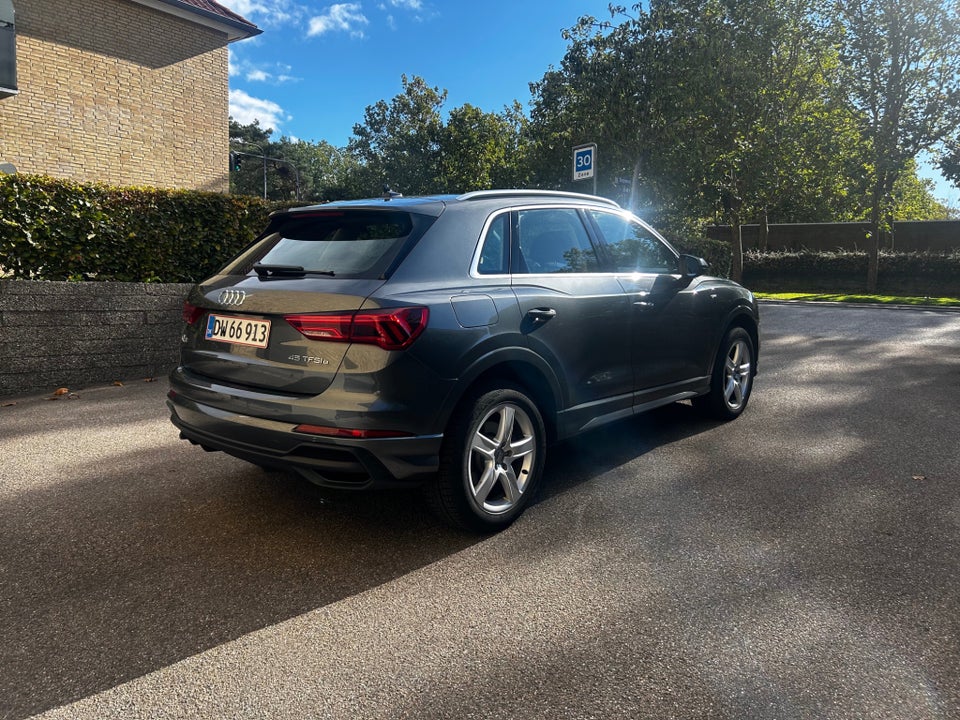 Audi Q3 45 TFSi e S-line+ S-tr. 5d