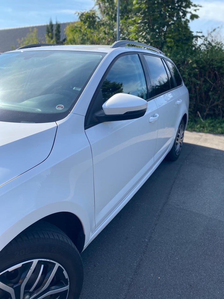 Skoda Octavia 1,6 TDi 105 Active 5d