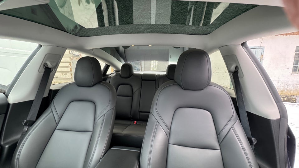 Tesla Model 3 Standard Range+ RWD 4d