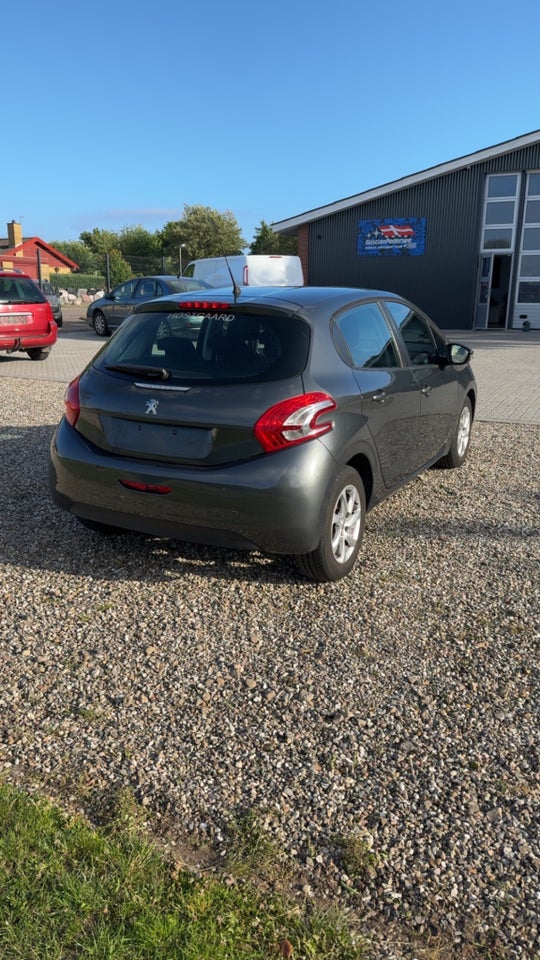 Peugeot 208 1,2 VTi Access 5d