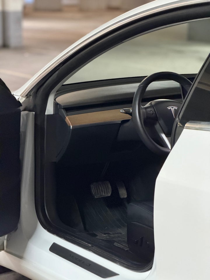 Tesla Model 3 Standard Range+ RWD 4d