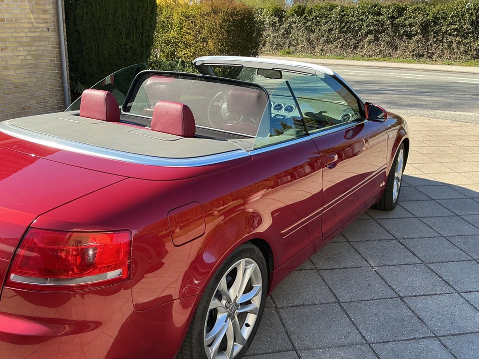 Audi A4 3,2 FSi Cabriolet Multitr. 2d