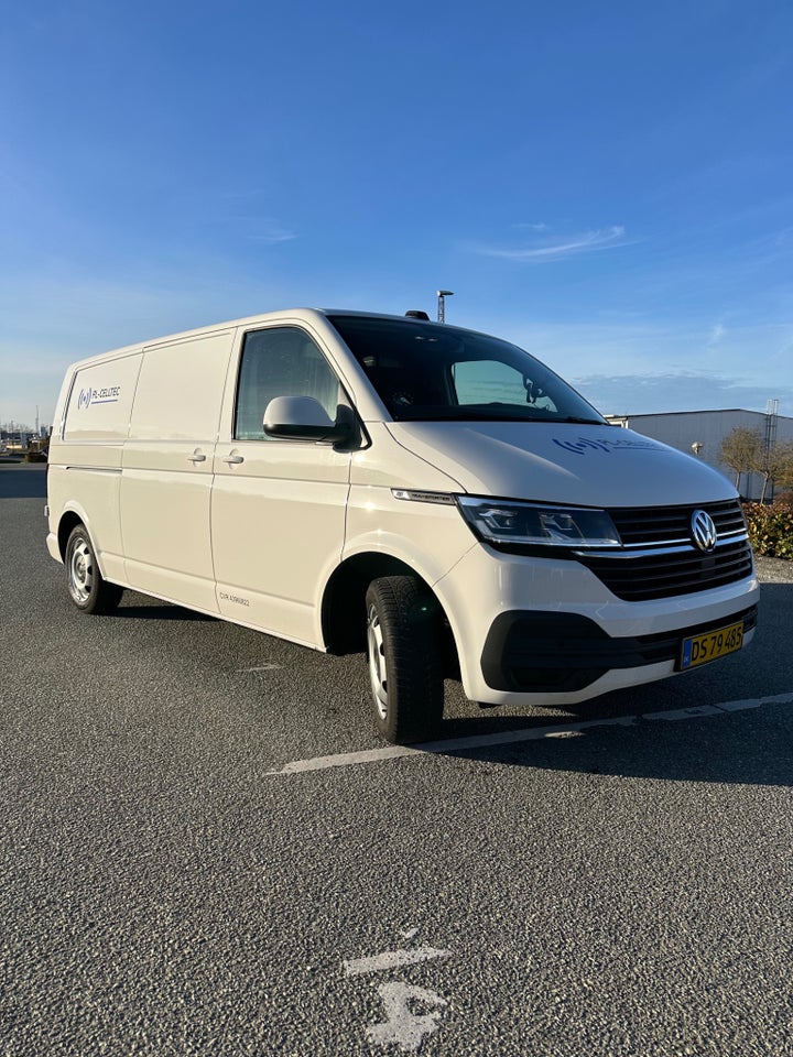 VW Transporter 2,0 TDi 150 Kassevogn DSG lang