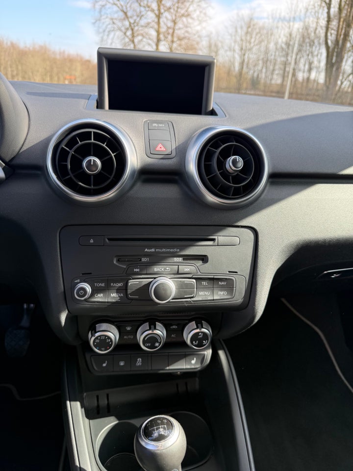 Audi A1 1,4 TFSi 122 Attraction 3d