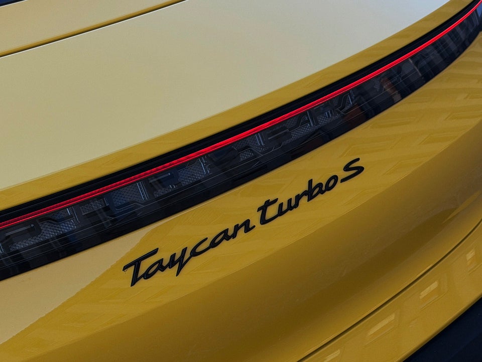 Porsche Taycan Turbo S Performance+ 4d