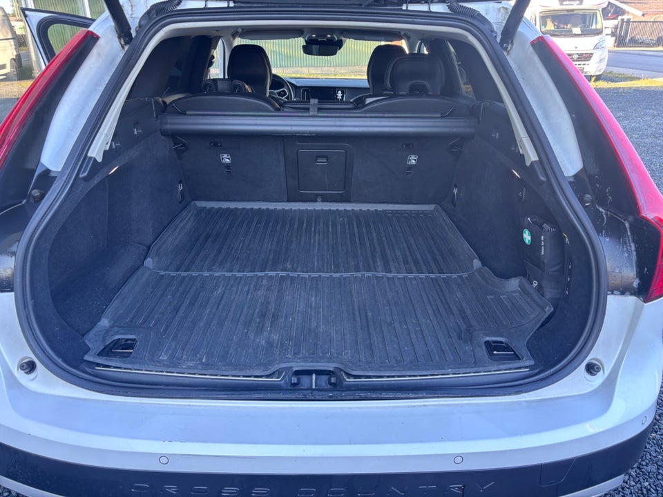 Volvo V90 CC 2,0 D4 190 Pro aut. AWD 5d