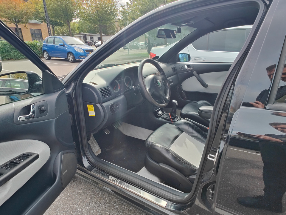 Skoda Octavia 1,8 T RS 5d