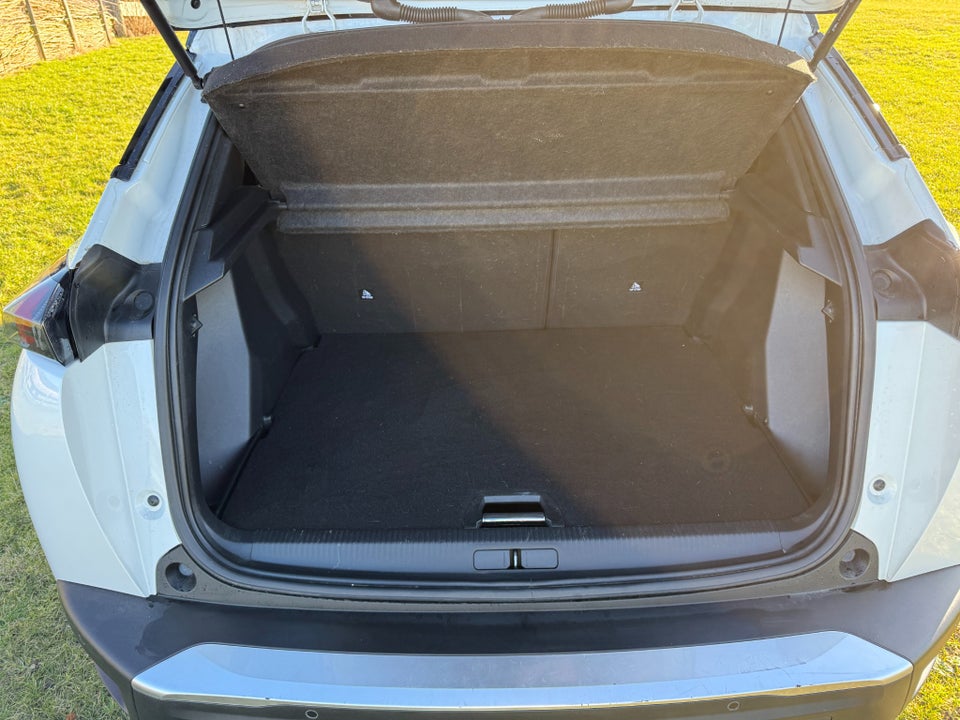 Peugeot e-2008 50 GT Line 5d