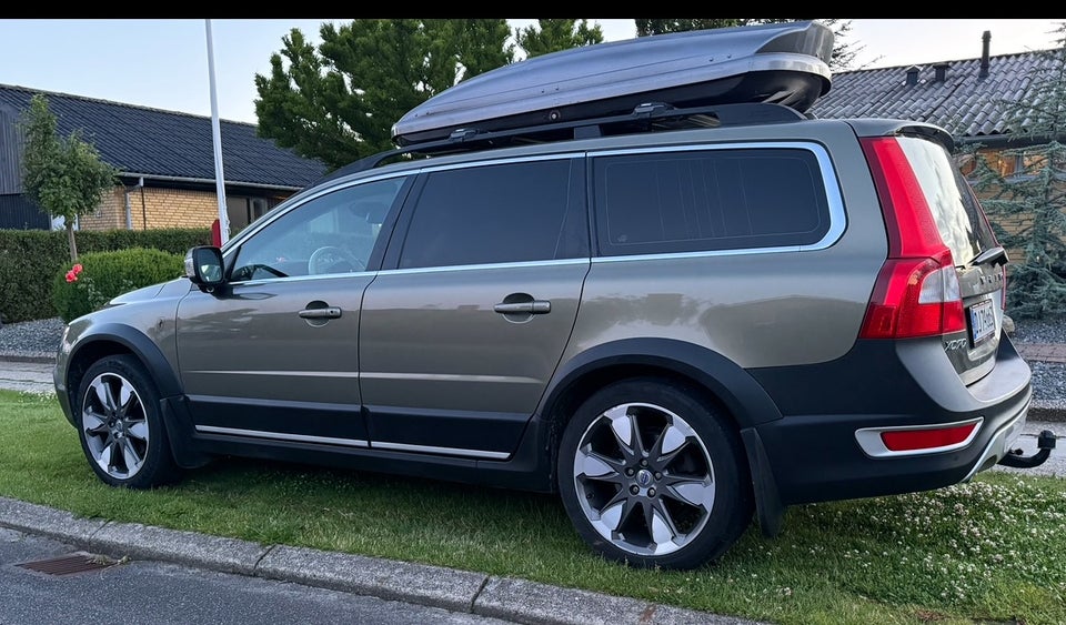 Volvo XC70 2,4 D5 215 Summum aut. AWD 5d