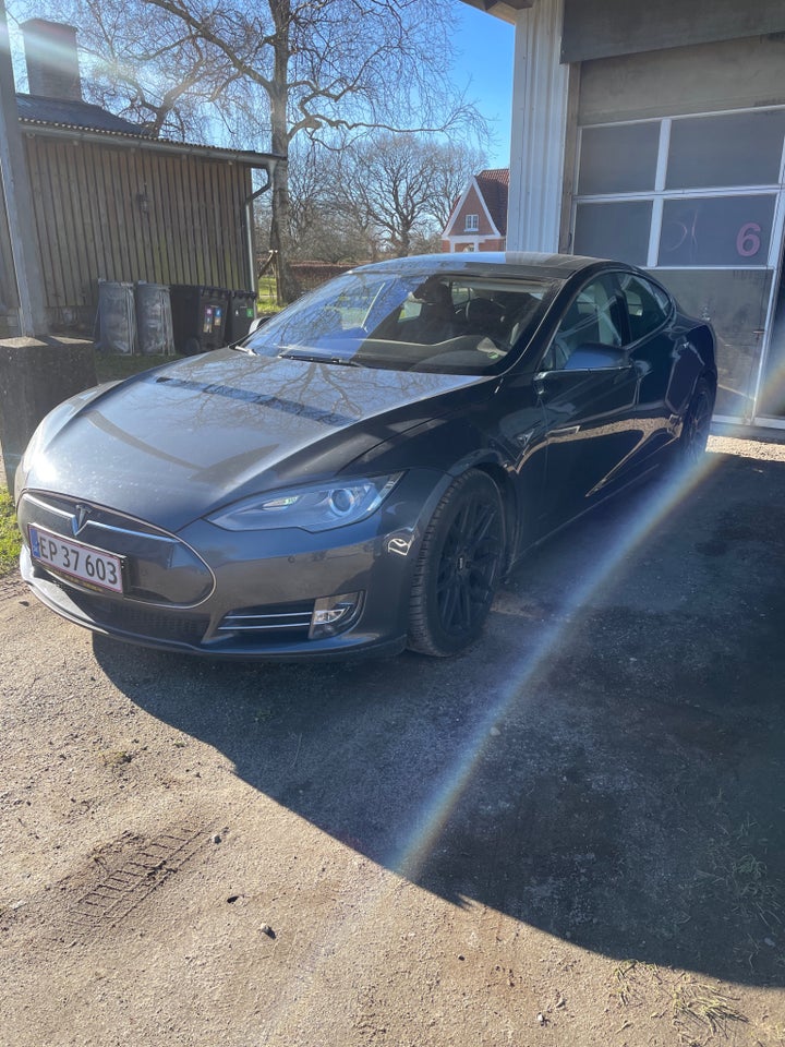 Tesla Model S 90D 5d