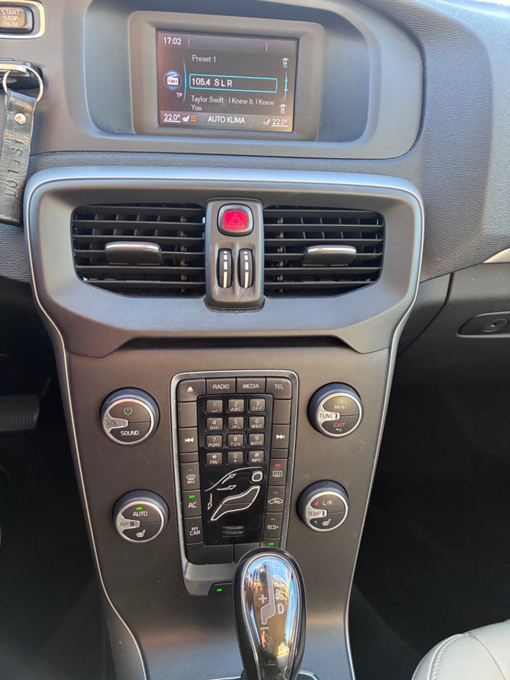 Volvo V40 2,0 D2 120 Business Summum 5d